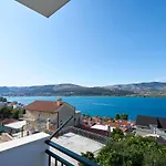 Διαμέρισμα Ugrina